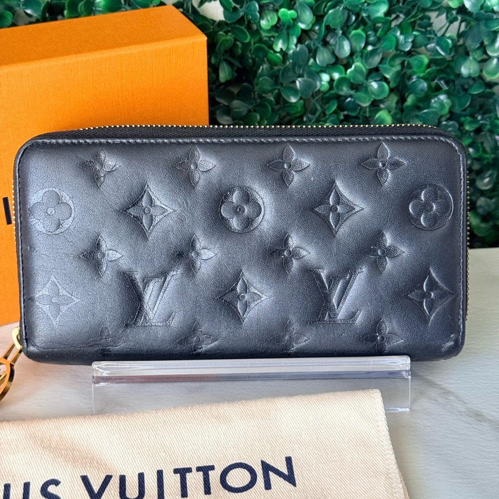 Louis Vuitton Black Monogram Coussin Zipped Lambskin Leather Wallet - Picture 2 of 10